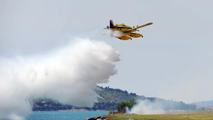 Hrvatski vatrogasci ove godine imaju šest kanadera, šest air tractora i helikopter