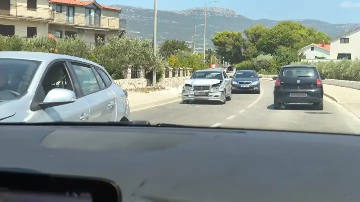 Sudar triju automobila na Resniku