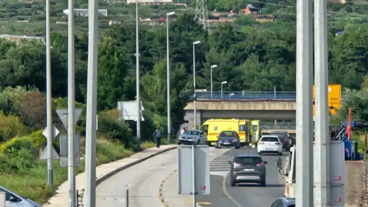 Prometna u Sućurcu na cesti koja s magistrale vodi u ulicu Satnije Putalj, jedna osoba ozlijeđena