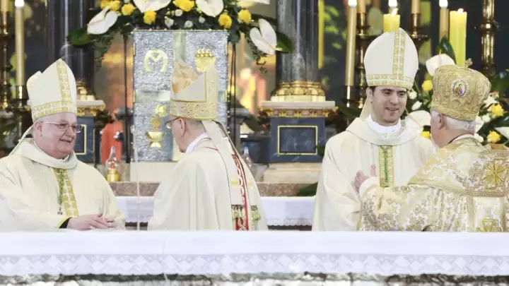 Zagrebačka nadbiskupija ima nove biskupe, zaređeni mons. Kovač i mons. Razum