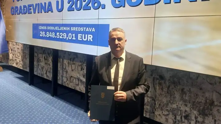 Ministarstvo turizma i sporta sufinancira projekt: “Rekonstrukcija sportske dvorane u Primorskom Docu” u iznosu od 405.000,00 eura