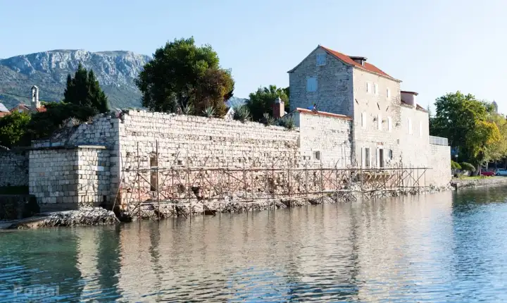 Pronađeni tijesak za preradu grožđa i maslina u Rušincu otkriva bogatu prošlost nekadašnjih stanovnika kaštela