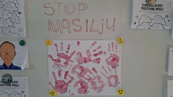 Osnovna škola Slatine obilježila Dan ružičastih majica