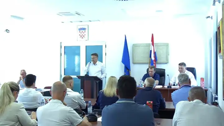 Aktualni sat Gradskog vijeća Solina obilježile rasprave o troski, vrtićima i komunalnim problemima (VIDEO)