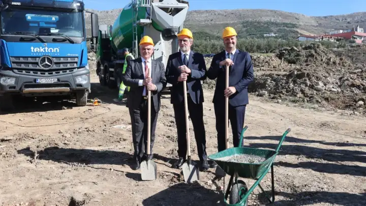 Povijesni projekt za Podstranu: Krenula gradnja nove škole budućnosti vrijedne 22 milijuna eura!