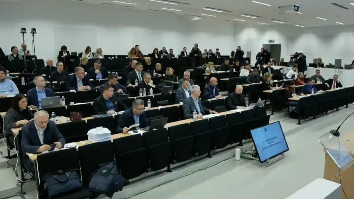 Burno na aktualnom satu Županijske skupštine: Od investicija u školstvo i zdravstvo do problema otpada i bespravne gradnje (VIDEO)