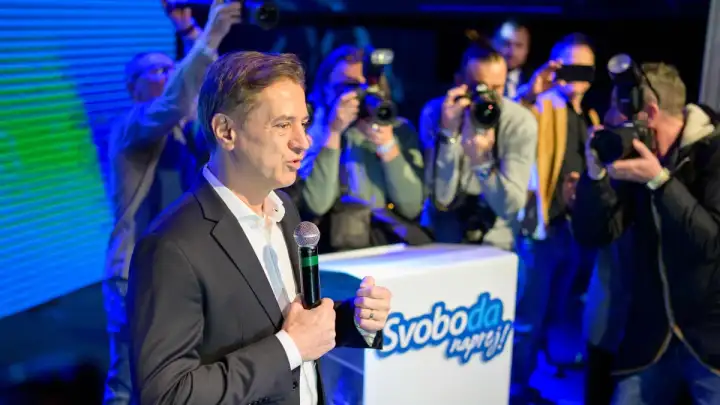 Pirc Musar čestitala Golobu, desnica čeka konačne rezultate