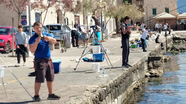 Dvojica članova SRK 