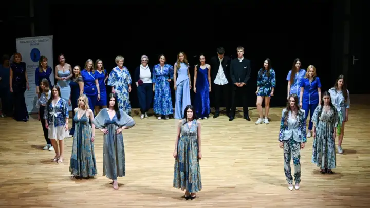 U KANTUNU KULTURE ODRŽANA “TROGIRSKA ŠTORIJA O PLAVON KOLURI” – VEČER MODE, KLAPSKE PJESME I PODIZANJA SVIJESTI O ŠEĆERNOJ BOLESTI