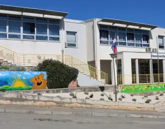 Dojave o bombama i u zadarskim školama