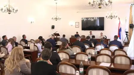 Gradsko vijeće: Između hladnih učionica i političkih sukoba oko osnivačkih prava trogirskih škola