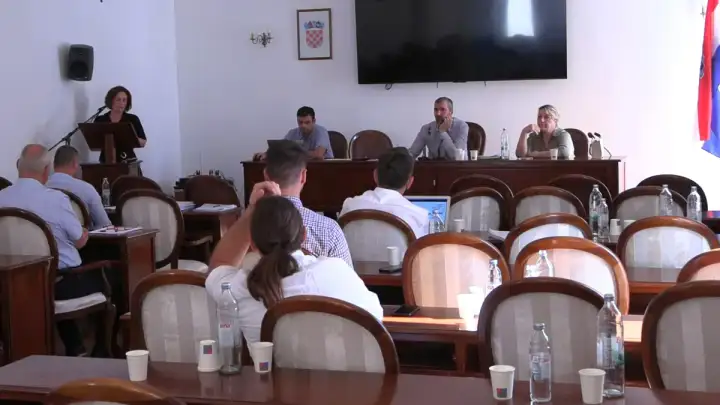 TROGIR: Rasprave o proračunu, projektima i zaštiti okoliša (VIDEO)