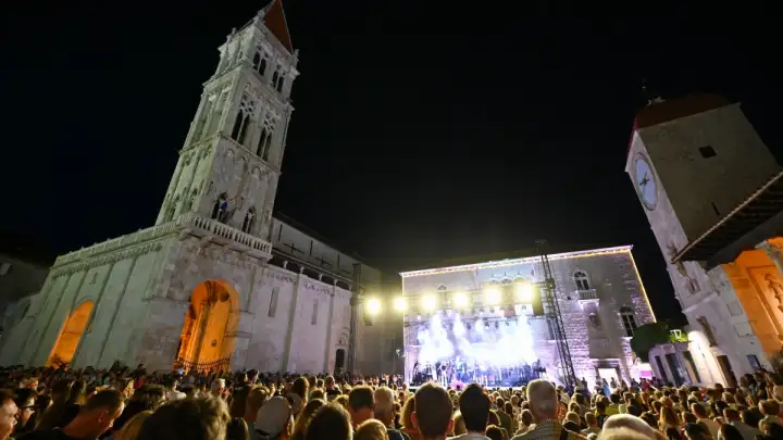 trogirsko kulturno ljeto