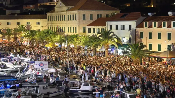Osmi Trag u beskraju donosi četiri emotivna koncerta: Ne propustite „Prijatelje s baluna“ i "Nina Badrić & Ante Gelo Acoustic Orchestra"