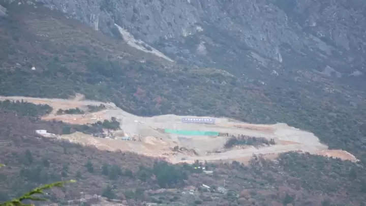 Tunel Kozjak: Još 460 metara i tunel će ugledati svjetlo, no pristupna cesta do D8 ne ide „glatko“ (VIDEO)