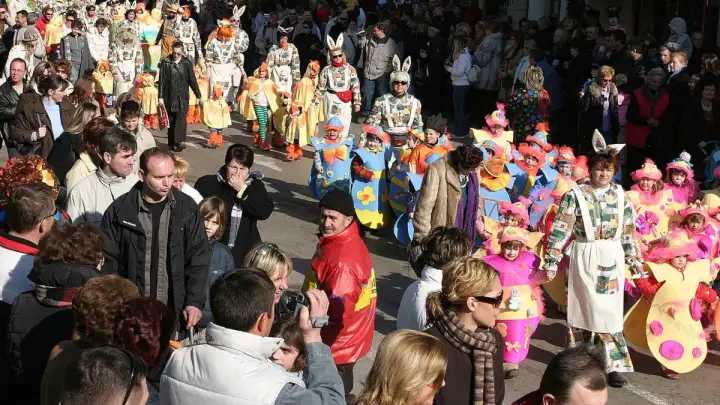Split: Maškarana povorka od Zapadne obale do Prokurativa