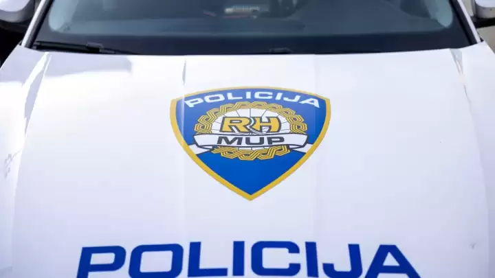 Tijekom utakmice Hajduk-Rijeka uhićeno osam osoba, zaplijenjena pirotehnika