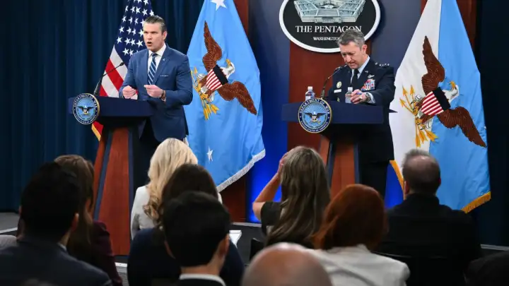 Hegseth: Hormuški tjesnac je otvoren, a vojska će osigurati da Iran poštuje primirje