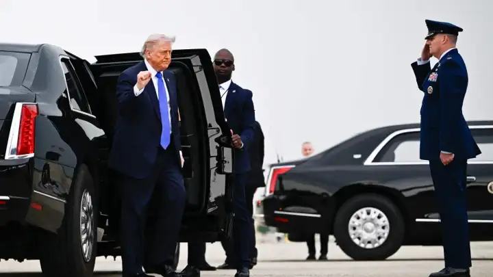 Muškarac sačmaricom otvorio vatru na sigurnosno osoblje, Trump siguran 