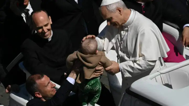 Lav XIV. u Alžiru u povijesnom putovanju za Vatikan