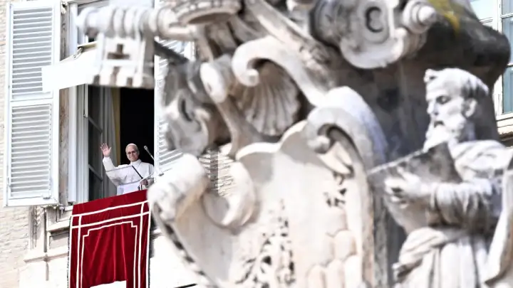 Papa poziva na prekid nasilja i dijalog usred sukoba u Iranu i na Bliskom istoku