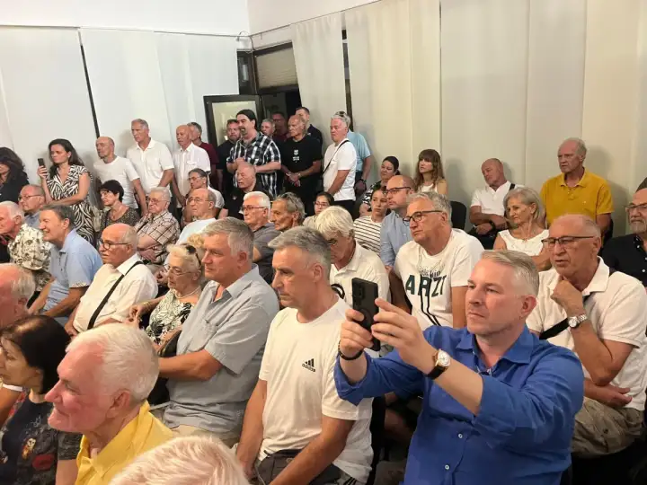 Na splitskim Gripama otvorena izložba „Bernard Vukas – Gospodar baluna“