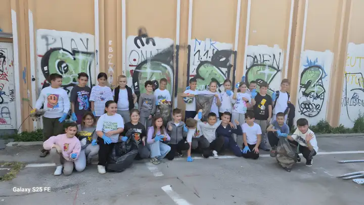 Učenici iz Kaštel Starog prikupili 70 kilograma otpada u akciji Zelena čistka