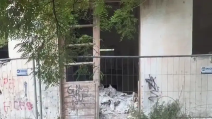 Trideset godina neriješenog problema u Trogiru: Opasna zgrada stoji, vlasništvo nepoznato, rješenje se čeka